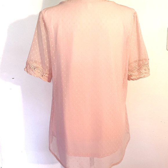 NWOT - Beautiful Pink Split Neck Half Sleeve Lace Panel Blouse - Picture 5 of 9